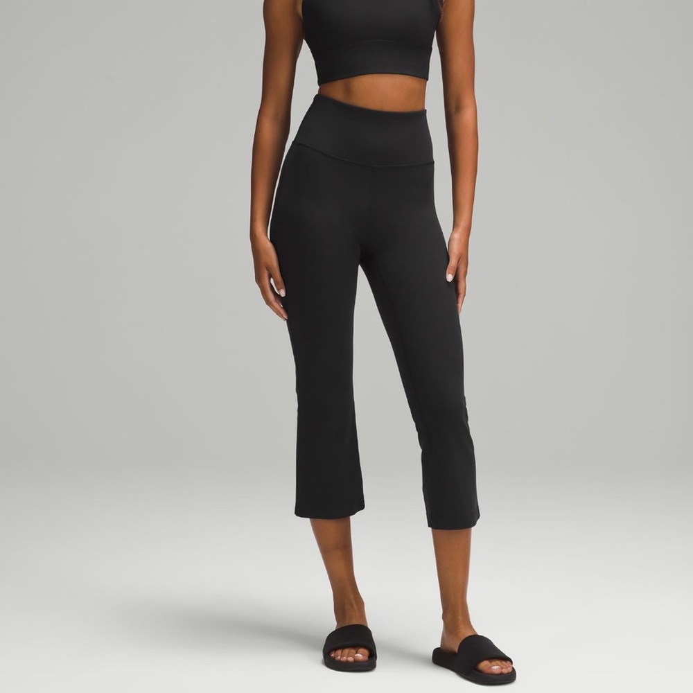 Lululemon Black Groove Super High Rise Flare Crop 23" Nulu - Size 0